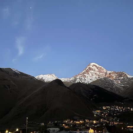 Family Hotel 7 Sisters Kazbegi Esterno foto